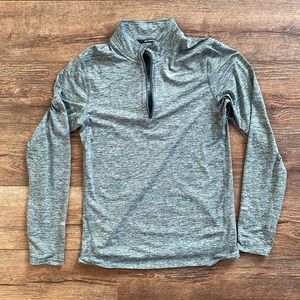 Barely worn Nike Dri-Fit long sleep zip up. Size mens small.